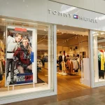 La salida del director financiero eleva el riesgo de transición en la matriz de Tommy Hilfiger, según Jefferies