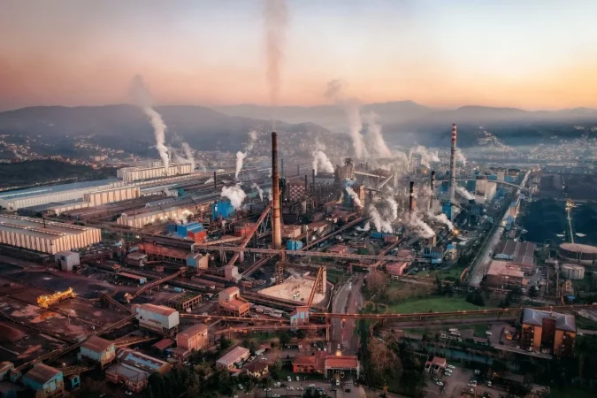 Dr. Alejandro Junger (61), cardiólogo: “La desintoxicación no es una moda, es una función vital que hemos descuidado” 1 Merca2.es desintoxicacion