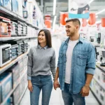 Luis Ortega (42), economista, advierte: ‘La inflación ya devora tu salario aunque no lo notes en la nómina y este es el gasto que te está matando.’