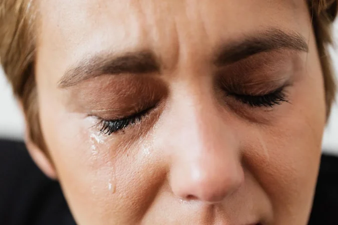 David Corbera, psicólogo: "El enemigo no es un obstáculo, es un espejo: refleja la parte de ti que no quieres ver" 13 Merca2.es el poder de vivir con libertad emocional Merca2.es