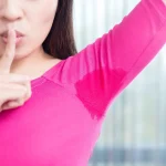 El sudor NO huele: el verdadero culpable del mal olor que nadie te había explicado