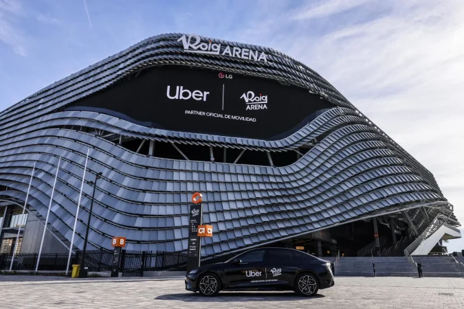 Uber, patrocinador oficial de la Roig Arena. Imagen cortesia de la empresa