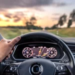 ¿De verdad sabes lo que significan la E y la F del salpicadero? El pequeño detalle que puede salvar tu motor (y tu bolsillo)