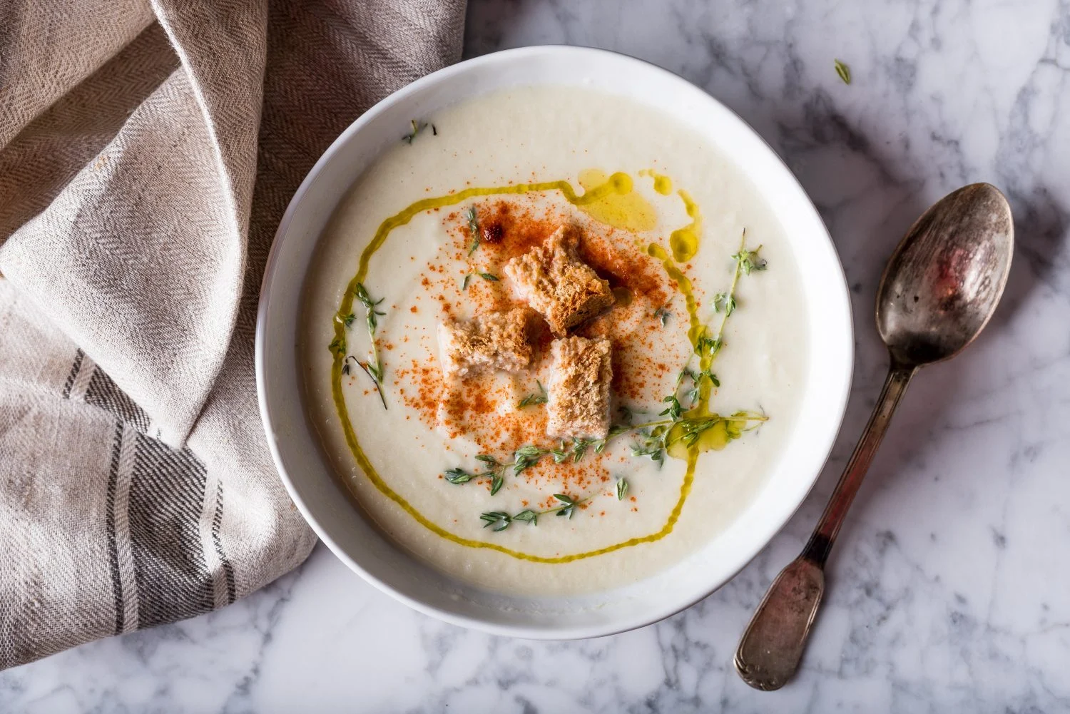 Borra este alimento de tu dieta y podrías perder el doble de peso, y es perfecto para hacerlo en invierno 2 Merca2.es Aprovechar los meses de frío para mejorar tu dieta es una estrategia sorprendentemente eficaz y lógica. Fuente: Freepik
