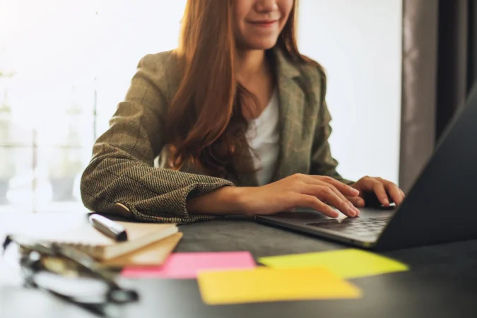 Atención, descanso y cuerpo: un trípode para salir de la multitarea