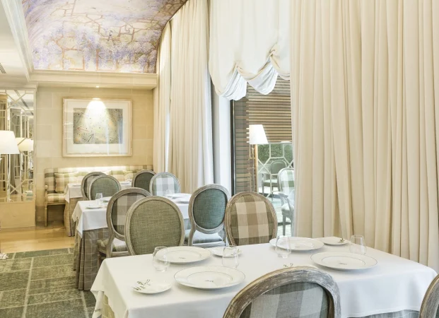 Los 4 mejores hoteles de Barcelona: Disfruta de la ciudad de una forma única 4 Merca2.es 00 hotel majestic gastronomia restaurante espacio luz Merca2.es