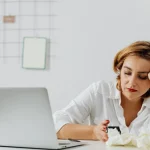 Olivia Sánchez (34) descubre cómo funciona la baja maternal y paternal para trabajadores por cuenta ajena