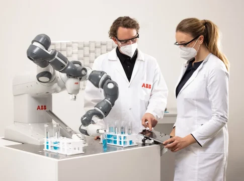 ABB Ltd. está totalmente en camino de alcanzar sus objetivos del cuarto trimestre. ABB Ltd. está totalmente en camino de alcanzar sus objetivos del cuarto trimestre