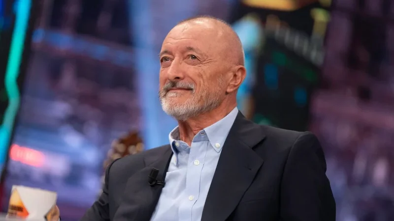 Las 25 personas más influyentes en el mundo editorial en España en 2026 5 Merca2.es Arturo P®rez Reverte Merca2.es