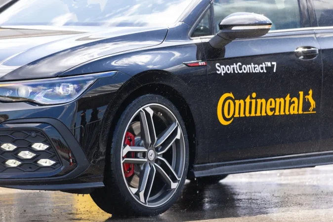 Algo empieza a carburar en el sector de la automoción europeo, según AlphaValue 2 Merca2.es Los precios actuales de las acciones automovilísticas europeas sugieren que estos riesgos ya están en gran medida valorados. Imagen: Continental