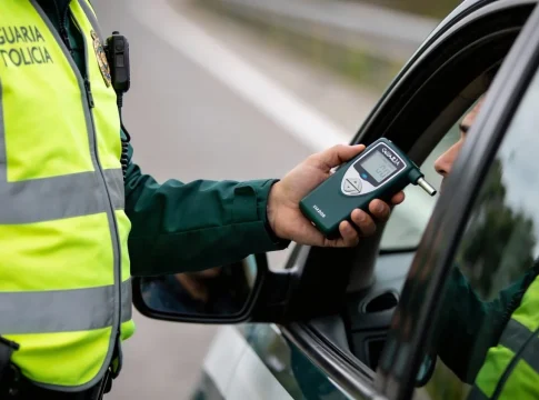 1 cerveza y la DGT te quita el carnet en 2026: la nueva tasa que nadie conoce 1 cerveza y la DGT te quita el carnet en 2026: la nueva tasa que nadie conoce