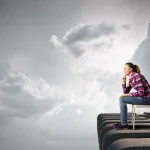 Mientras más lo deseas, más se aleja: la Ley del Esfuerzo Inverso lo explica todo