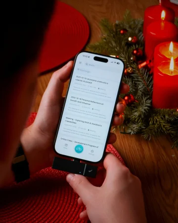 En España, el uso medio del teléfono móvil ronda las cuatro horas diarias