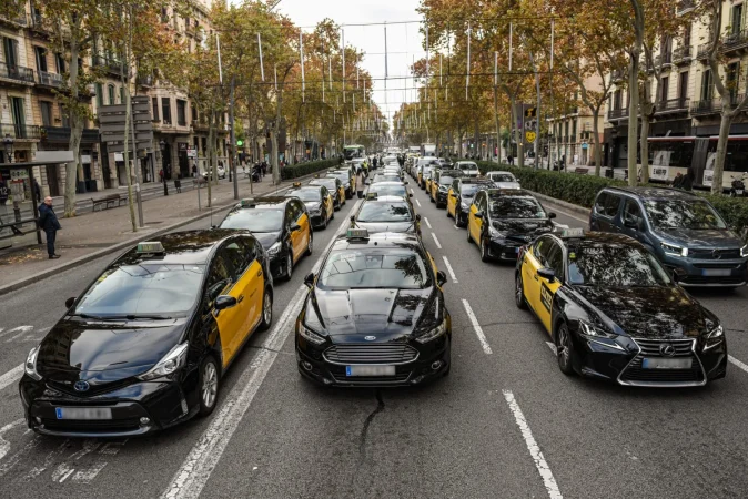 Marcha lenta del taxi en Barcelona. Fuente: Agencias