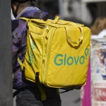 Los sindicatos compiten por los riders de Glovo