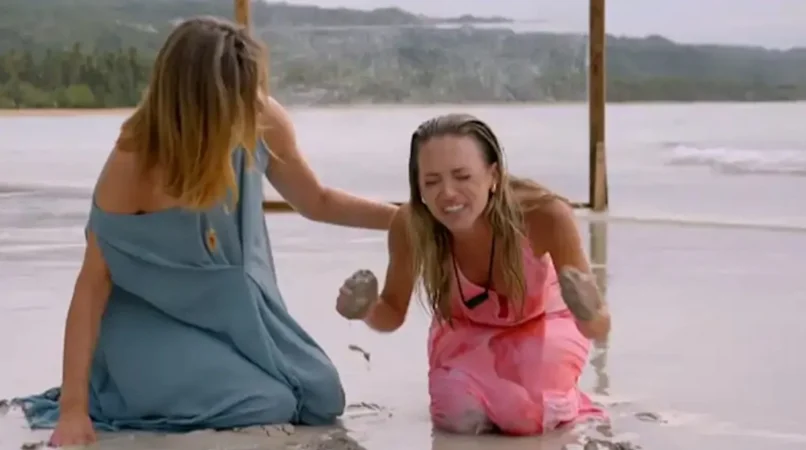 Sandra Barneda, obligada a frenar 'La isla de las tentaciones': "No podéis tocaros" 8 Merca2.es Sandra Barneda en su programa Merca2.es