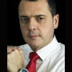 Iñaki Piñuel (60), psicólogo: “Superar un ataque de pánico empieza por recuperar la respiración”