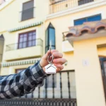 Fianza a plazos y minicréditos urgentes: las nuevas herramientas financieras para alquilar vivienda cuando la liquidez es cero