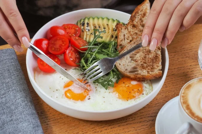 Dra. Isabel Belaustegui, especializada en nutrición: “No se trata de comer lo que está de moda, sino lo que a ti te va bien” 2 Merca2.es comer lo que esta de moda954 Merca2.es