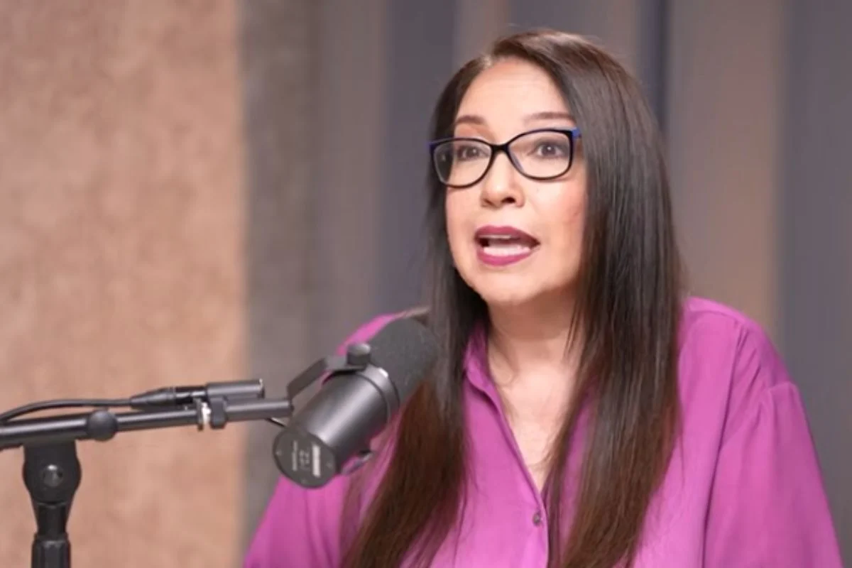 Mónica Villegas, escritora: «Cuando agradeces por escrito, algo dentro se acomoda. Siempre»