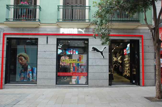Puma cambia el escaparate deportivo: apuesta por el 'running' y limita la distribución para evitar el exceso de producto 1 Merca2 El nuevo CEO de Puma fija 2025 como “año de reinicio”: inventarios altos, red mayorista débil y un giro que llegaría en 2027