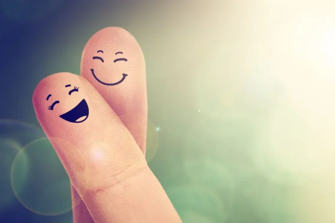 Dra. Margarita Tarragona, psicóloga: "Cultivar la gratitud, movernos físicamente y cuidar nuestras relaciones… esos tres hábitos aumentan la felicidad" 1 Merca2.es felicidad