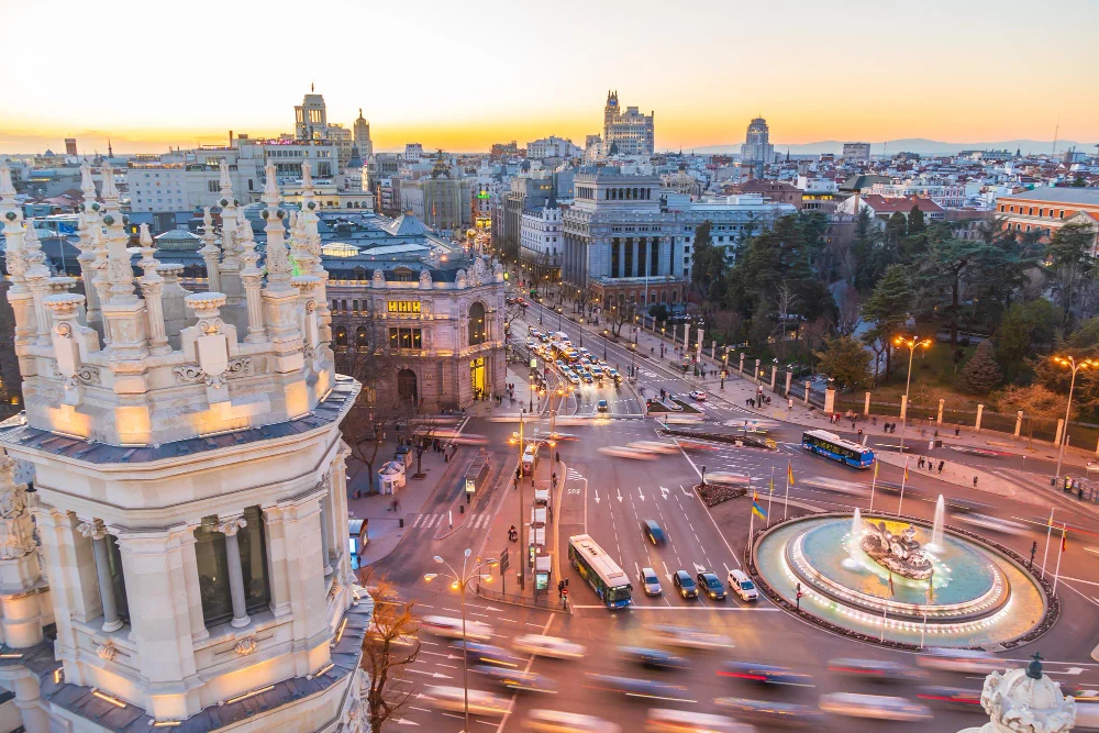 La lista de coches que a partir de enero ya no podrán circular por Madrid: modelos diésel y gasolina viejos, fuera de la M-30