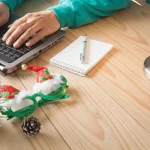 Diego Slensi (38), abogado, aclara si puedes viajar en Navidad si estás de baja laboral: «Puedes, pero…»