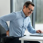 Ese dolor lumbar que ignoras hoy es la incapacidad laboral de mañana: El segundo problema de salud más común en España y tú estás en riesgo