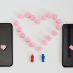 ¿Buscas pareja en redes? Estas señales psicológicas deberían hacerte desconfiar