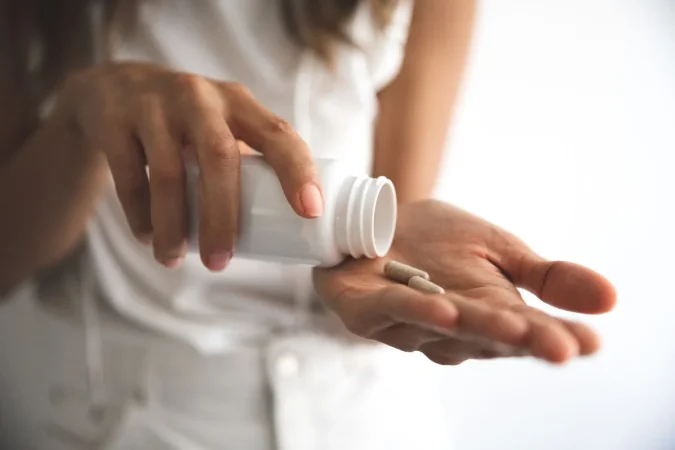 El error de salud más común: buscar la pastilla rápida en lugar del hábito que realmente te sana 3 Merca2.es pastilla985 Merca2.es