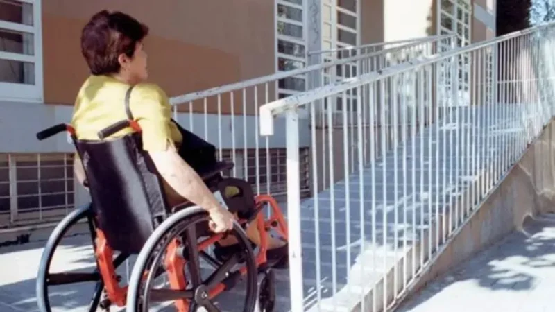 Discapacidad y vivienda: la urgencia de adaptar un país que envejece sin accesibilidad 1 Merca2.es rampa Merca2.es