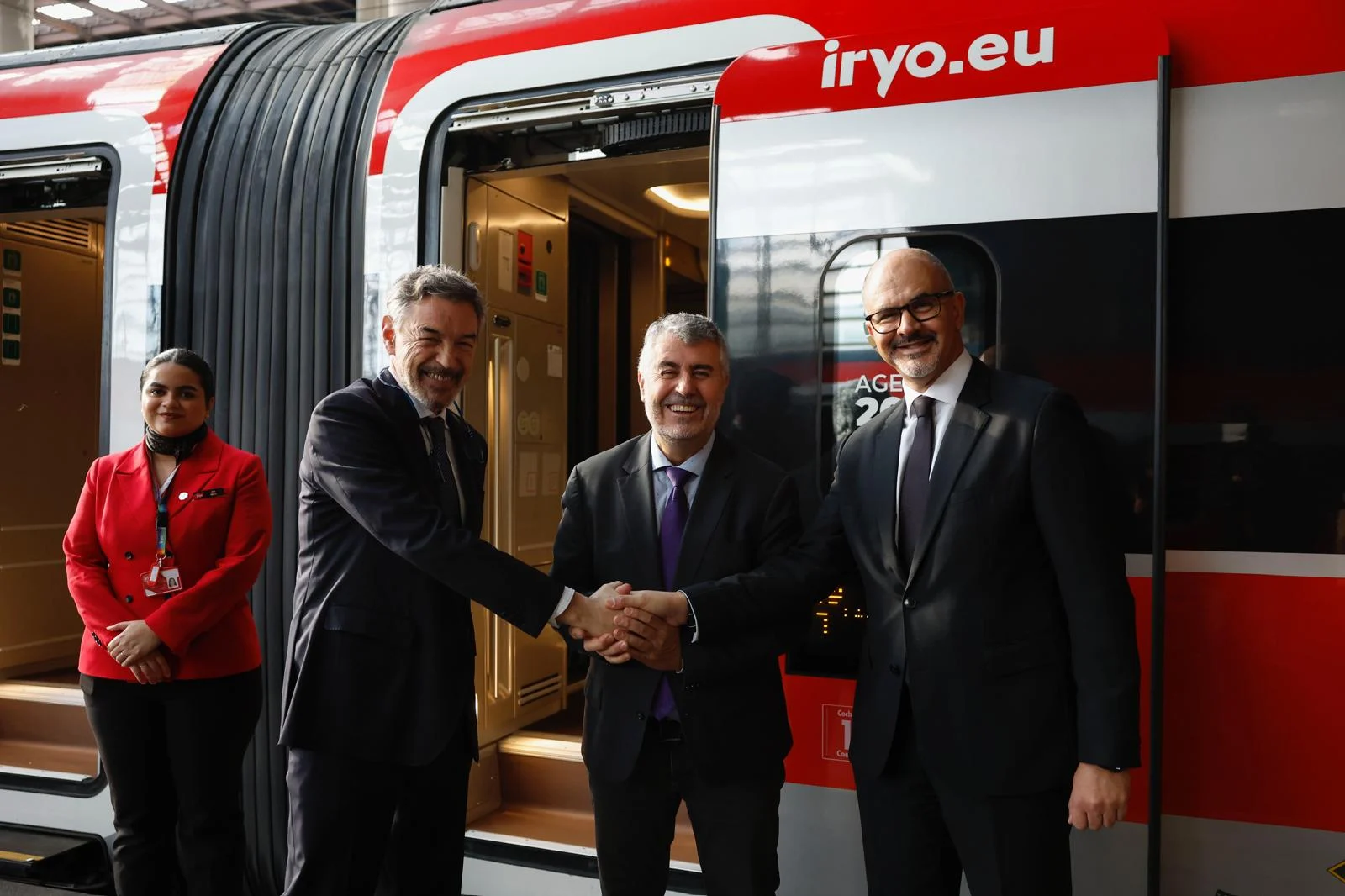 Firma del acuerdo entre Iryo y EFE