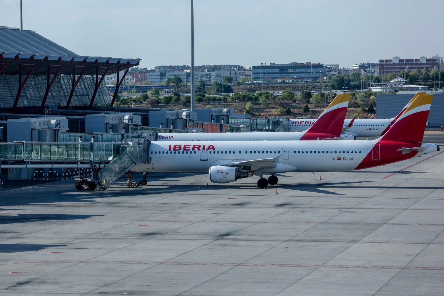 Iberia suma 21 millones de asientos más para el verano a pesar de la guerra