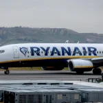 Las sanciones en Europa destrozan los resultados esperados por Ryanair 3 Merca2 Avión de Ryanair en Barajas. Fuente: Agencias