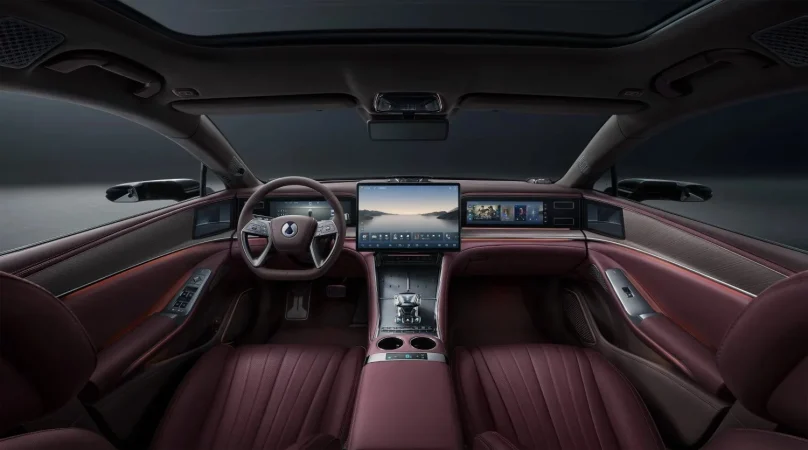 DENZA Z9GT: el gran turismo que gira como un utilitario 4 Merca2.es Detalles premium del interior del Denza Z9GT Merca2.es