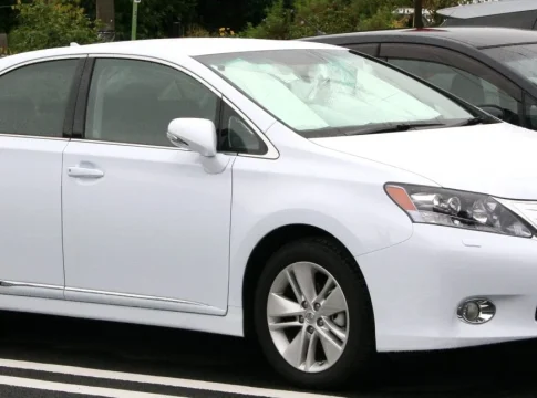 ¿Dacia o Tesla? El dato vergonzoso de la OCU que demuestra que pagar 50.000 euros no te libra de las averías ¿Dacia o Tesla? El dato vergonzoso de la OCU que demuestra que pagar 50.000 euros no te libra de las averías