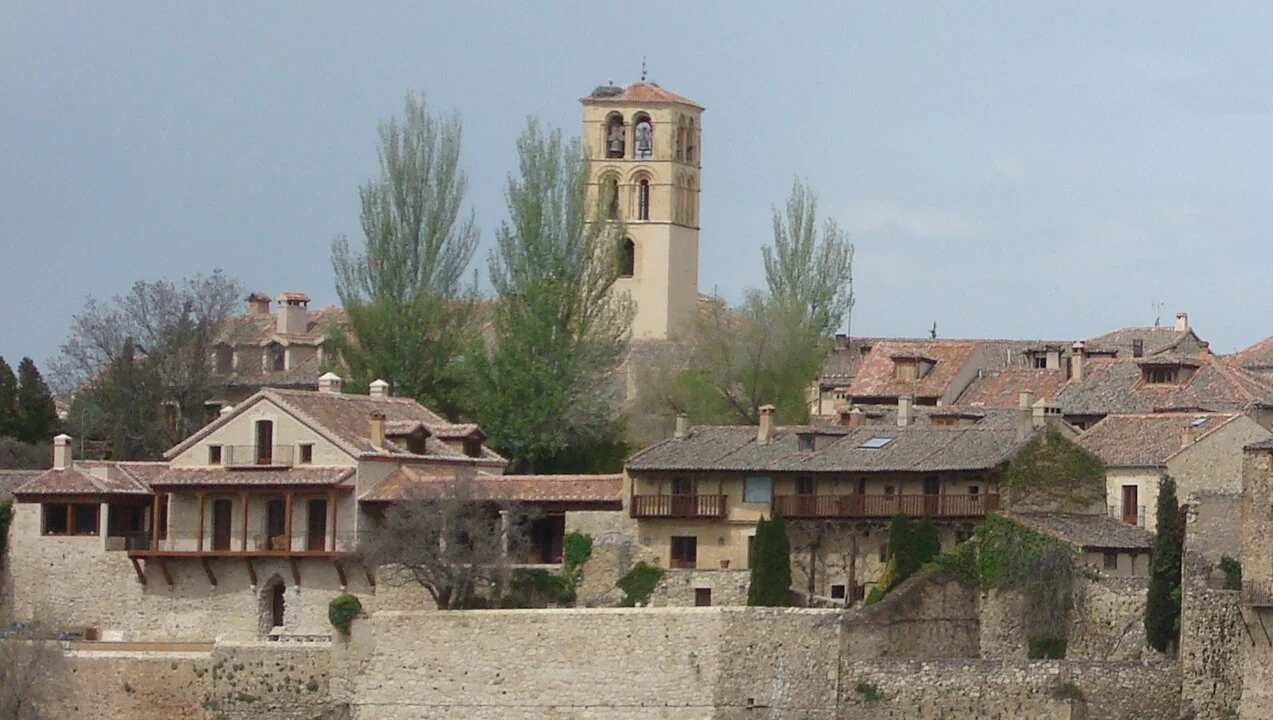 Pedraza: el espectacular pueblo perfecto para recorrer a pie 1 Merca2 pedraza segovia