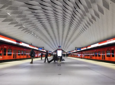 Trenes de CAF en el metro de Helisinki. Cortesía de la empresa Trenes de CAF en el metro de Helisinki. Cortesía de la empresa