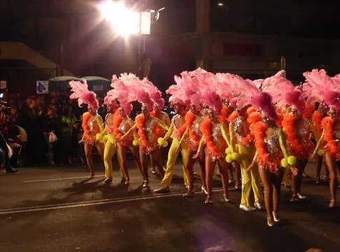 Tenerife tiene lo que Cádiz no: Carnaval brasileño MISMO tipo Río pero con playas tropicales Carnaval Santa Cruz Tenerife tiene lo que Cádiz no: Carnaval brasileño MISMO tipo Río pero con playas tropicales Carnaval Santa Cruz