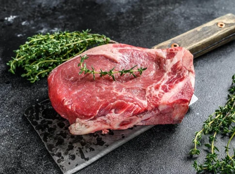 El error higiénico número 1 en España: por qué lavar la carne antes de cocinarla te puede mandar al hospital El error higiénico número 1 en España: por qué lavar la carne antes de cocinarla te puede mandar al hospital