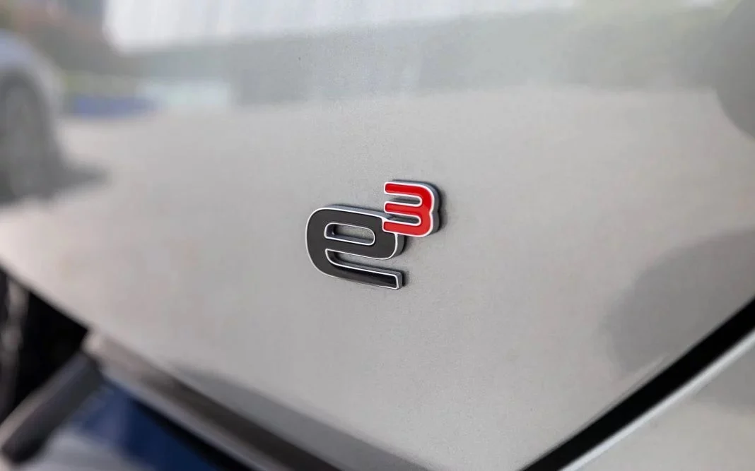 DENZA Z9GT: el gran turismo que gira como un utilitario 7 Merca2.es e³ Platform, desarrollada exclusivamente para DENZA por el equipo de I+D de BYD.