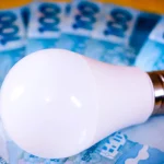 Los elevados precios de la electricidad cuestionan la viabilidad de la transición energética 3 Merca2 Tu factura de luz se dispara con el calor, el truco que usan las familias ahorradoras