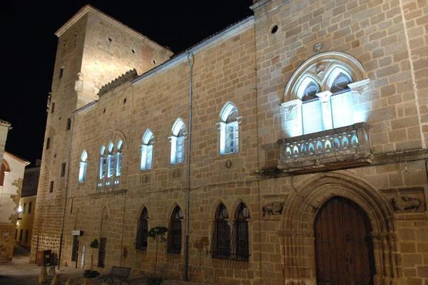 palacio monroy casa de las dos torres plasencia Merca2.es