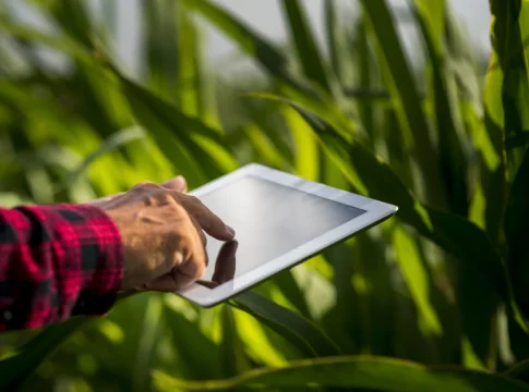Agricultura y tecnología Agricultura y tecnología