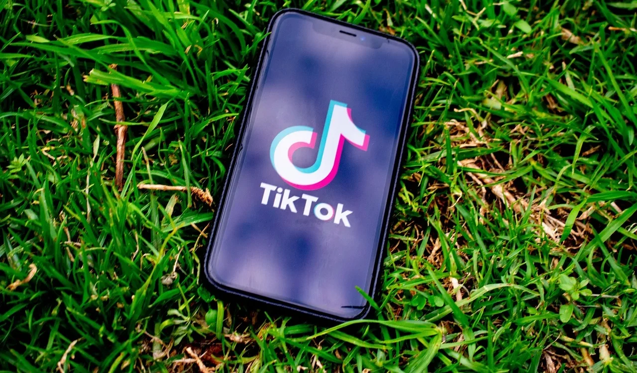 Así podrán acceder los menores de edad a las redes sociales pese a la prohibición del Gobierno de Sánchez