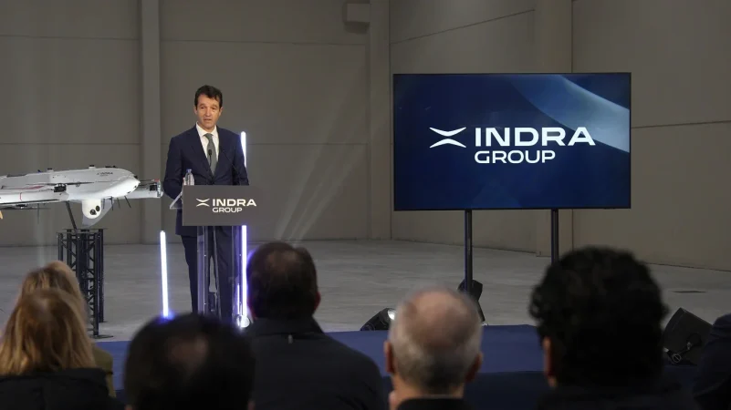 Ángel Escribano, un presidente que hace equipo sobre el terreno 1 Merca2.es Indra Group fabrica drones Merca2.es