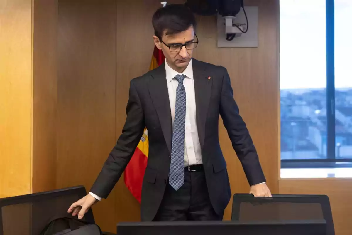 Ciervos colgados, rumores políticos y el presidente de RTVE en la guerra del share