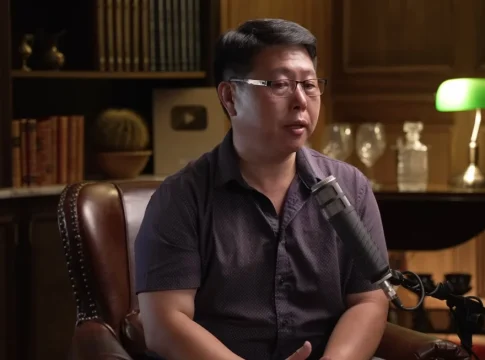 Liu Zheng, especialista en medicina tradicional china: “La mejor inversión para la salud es el sueño; descansar bien lo cambia todo” Liu Zheng, especialista en medicina tradicional china: “La mejor inversión para la salud es el sueño; descansar bien lo cambia todo”