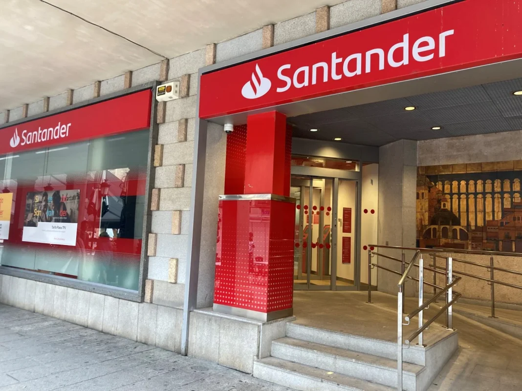 Oficina Banco Santander Banco Santander gana 14.101 millones y cierra 2025 con otro año récord de beneficios